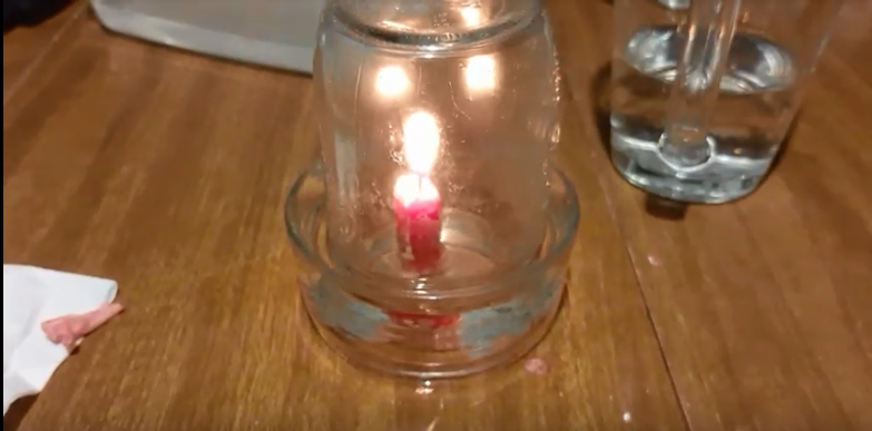 ESPERIMENTO: REAZIONE DI COMBUSTIONE CON UNA CANDELA